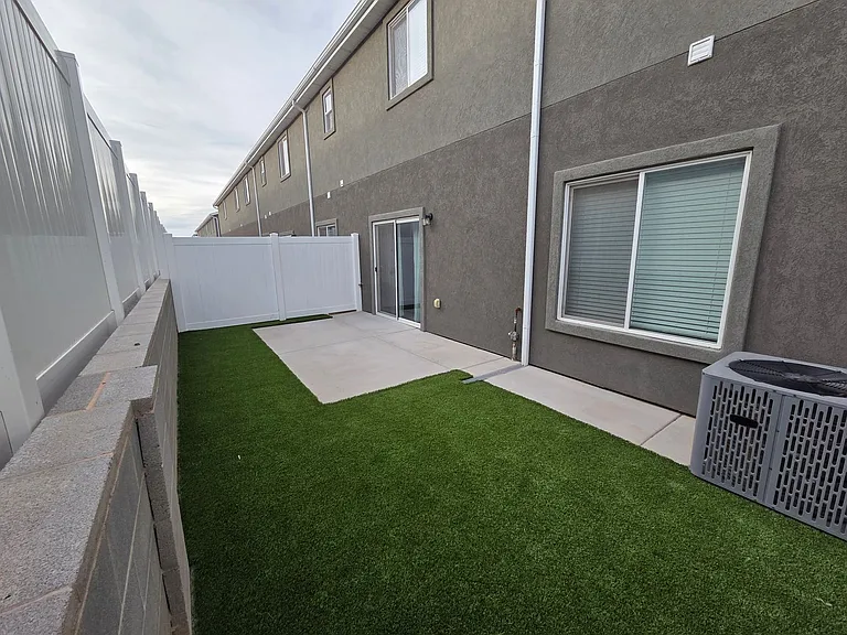 3127 W 1675 N #E — Photo 31