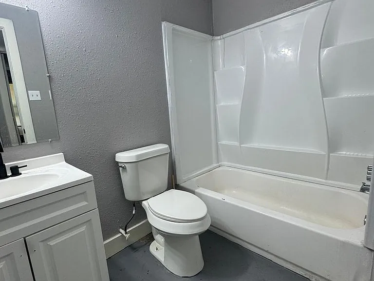 3802 Dabney Apartments — Photo 33
