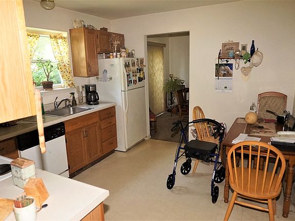 3rd image of 3 Manchester Ct