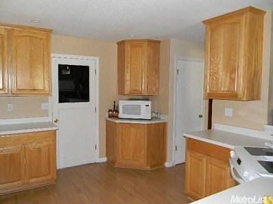 3rd image of 1190 Corta Vista St
