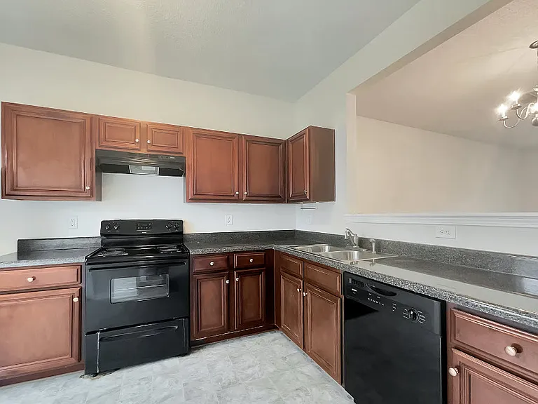 2226 Bigwood Trl — Photo 5