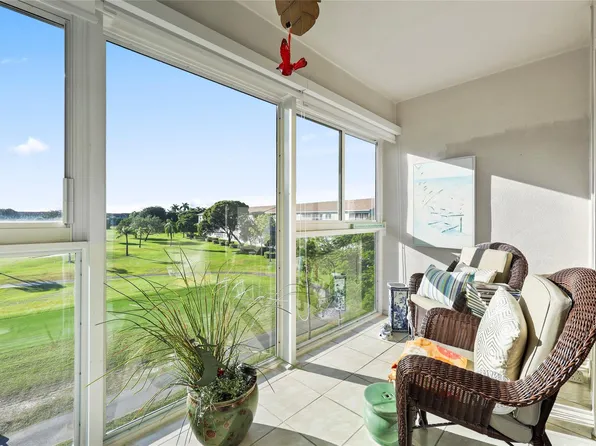 800 SW 125th Way #405-O, Pembroke Pines, FL 33027