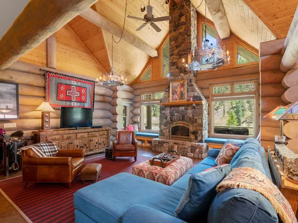 31 Tres Lagunas Rd, Tererro, NM 87573