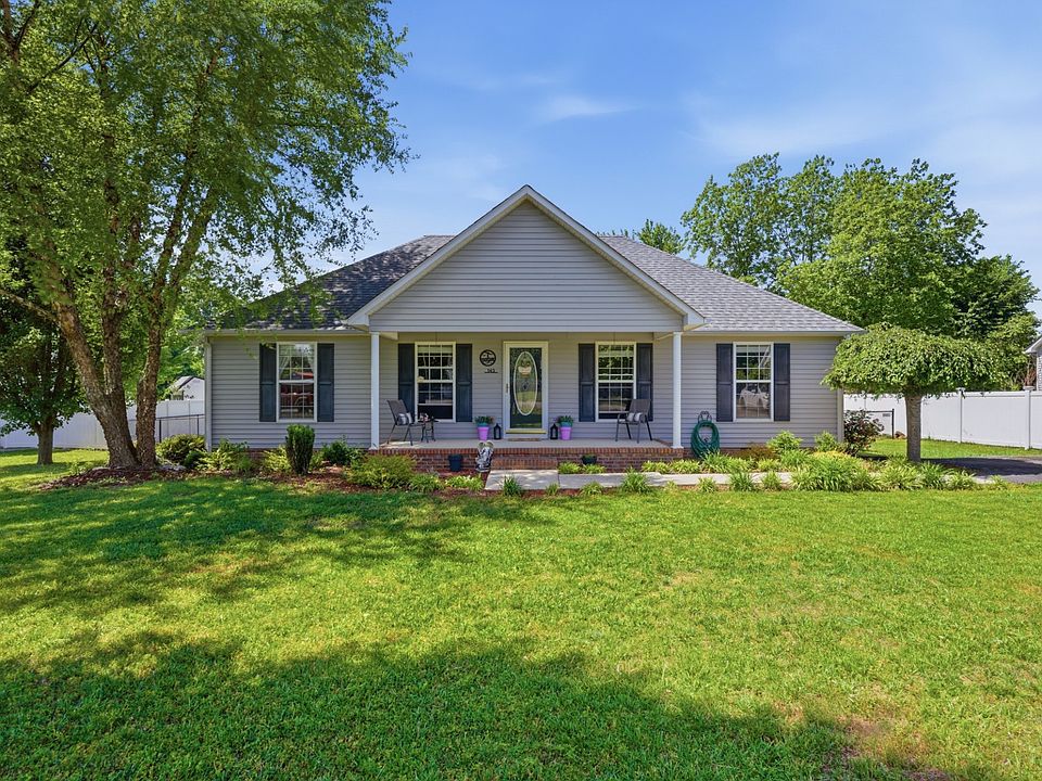 1st image of 145 Greenwood Dr