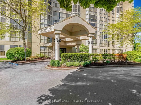 162 Martindale Rd #210, Saint Catharines, ON L2S 3S4