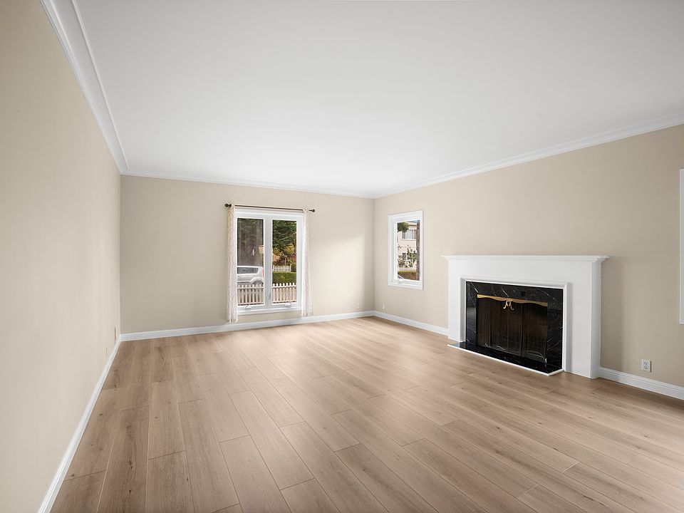 1st image of 136 Stonecrest Dr