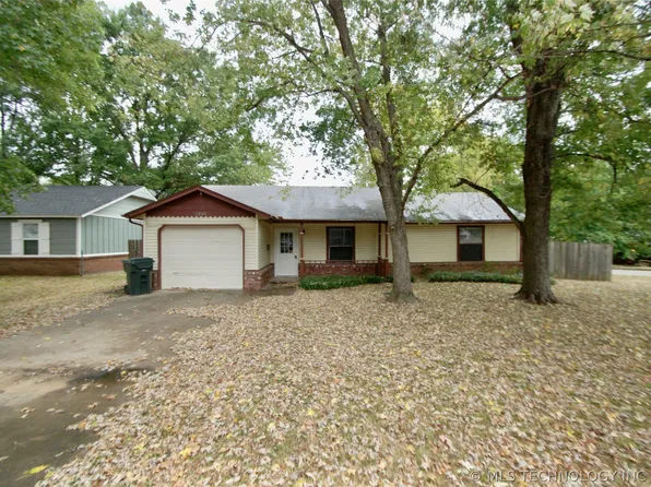 1208 N Oklahoma Ave, Claremore, OK 74017