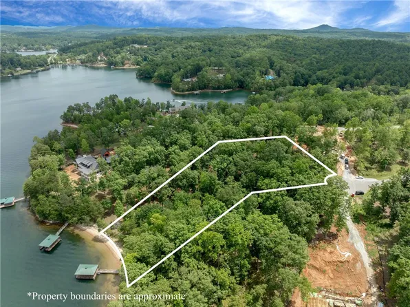 230 Sandy Hollow Ct, Six Mile, SC 29682