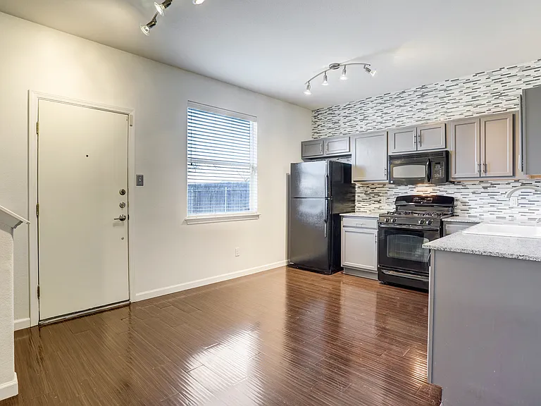 14608 Walt Whitman Trl #B — Photo 6