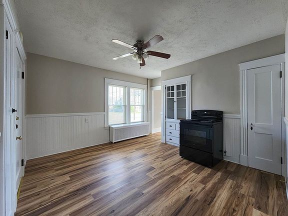 3rd image of 82.0 Allds St