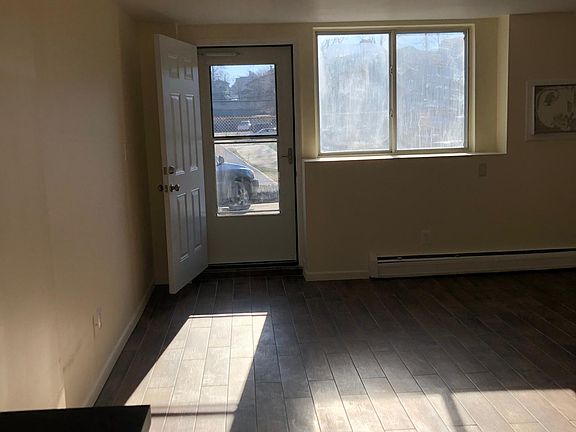 2nd image of 32 Sylva Ln