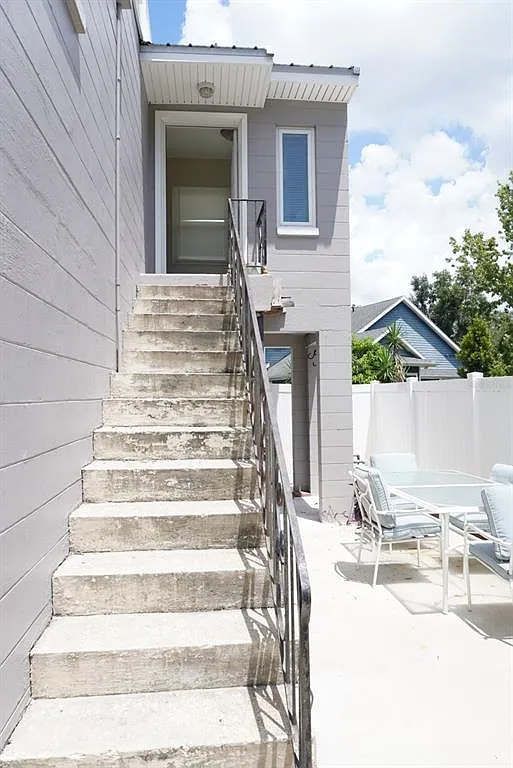 1 bed, 1.0 bath, 500 sqft, $1,300 — Photo 2