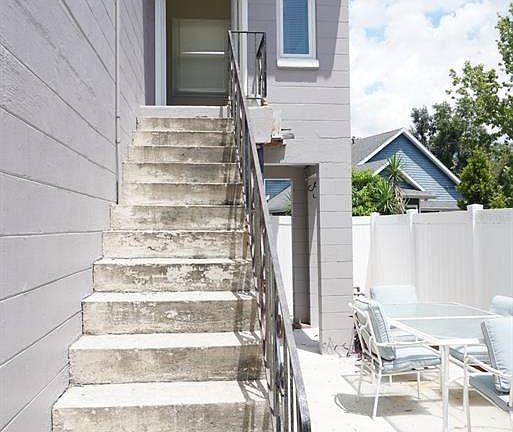 2nd image of 809 W Park Ave #B