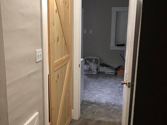 4th image of 1428 E Duryea Ave #1