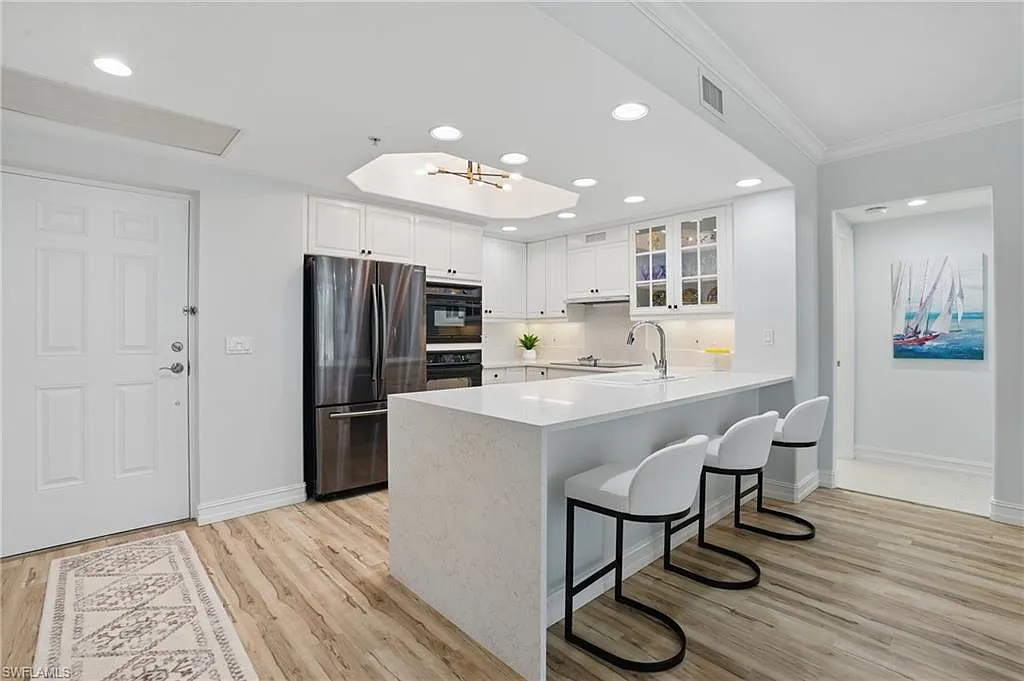 2 bed, 2.0 bath, 1465 sqft, $12,500 — Photo 2