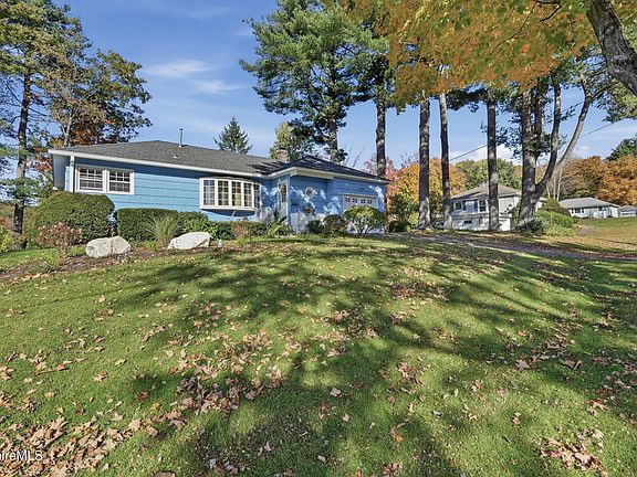 2nd image of 33 Highlawn Dr