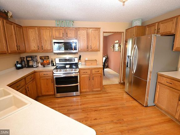 3rd image of 8018 Greenbriar Ln
