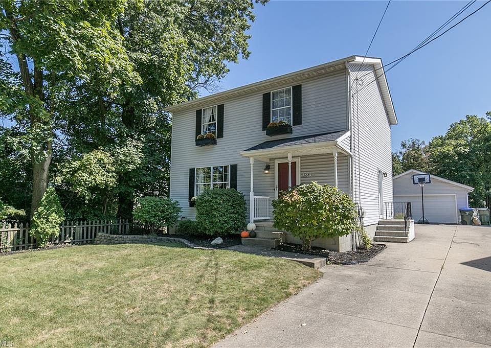 1st image of 2683 9th St