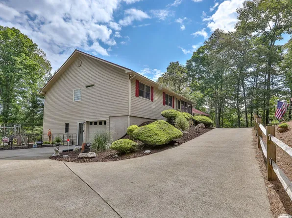 612 Newport Dr, Ellijay, GA 30540