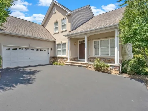 8 Bethpage Dr, Montgomery Twp., NJ 08558