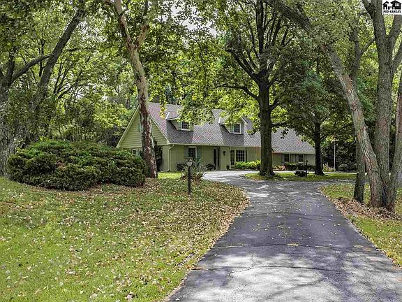 2nd image of 23 Prairie Dunes Dr
