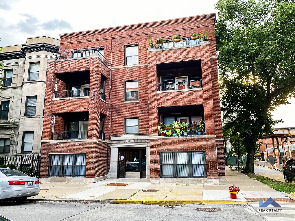 4362-64 N. Kenmore Ave. — Photo 1