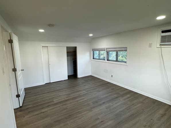 (undisclosed Address)