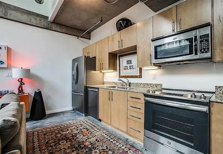 1001 Belleview St #103 — Photo 6
