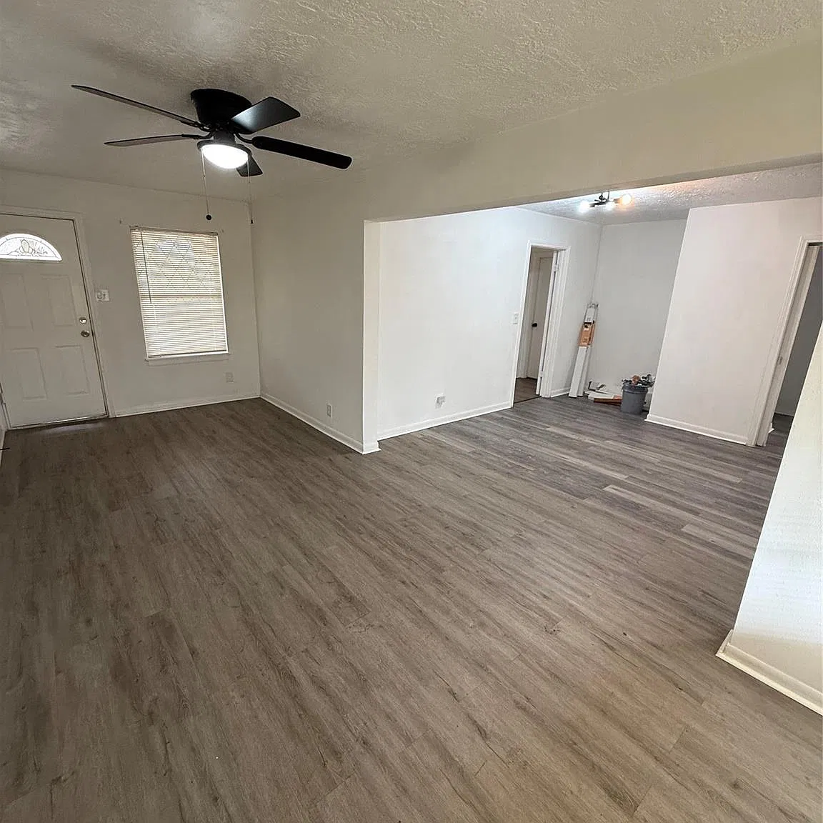 4 bed, 1.5 bath, 1271 sqft, $1,800 — Photo 3