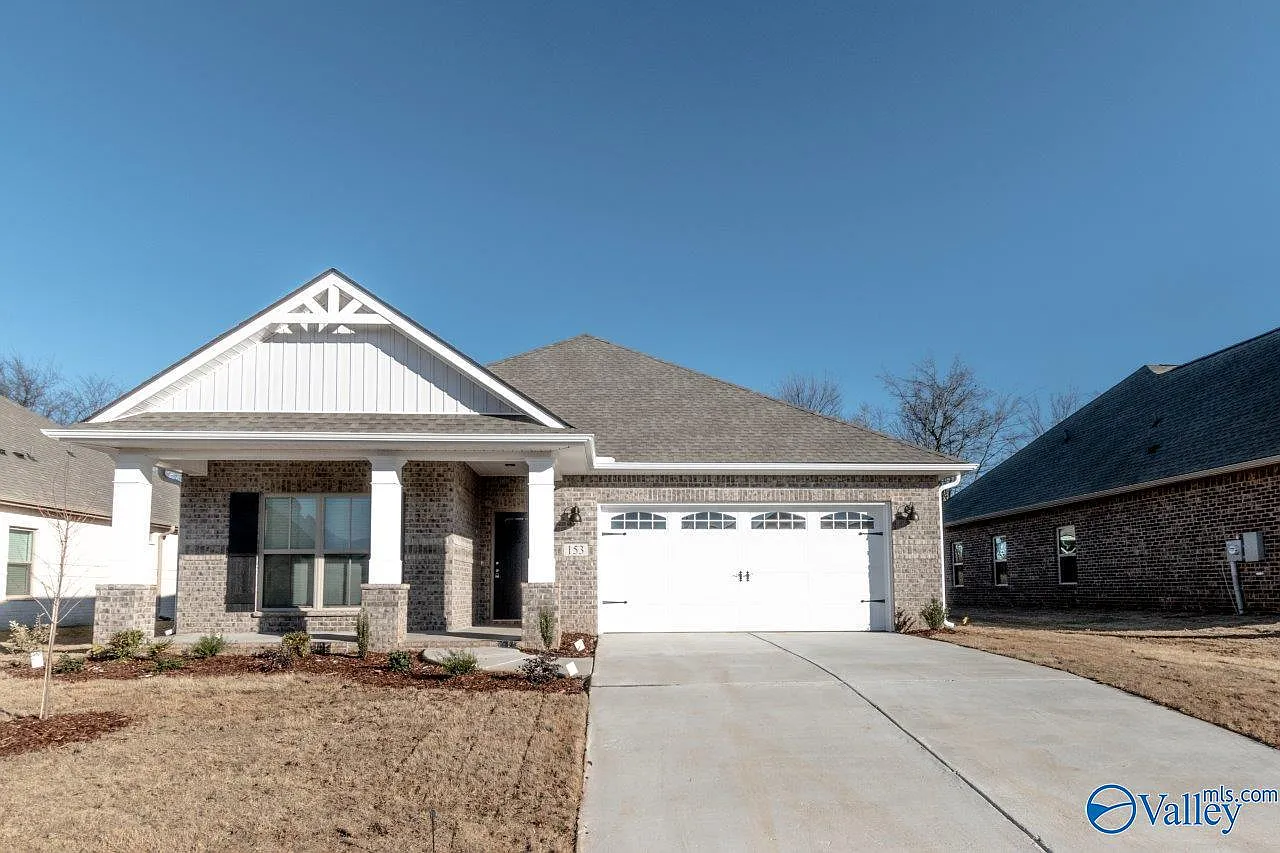 4 bed, 2.0 bath, 1815 sqft, $2,100 — Photo 1