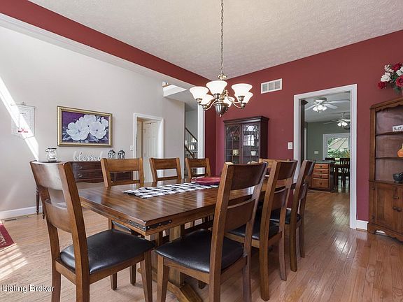 5th image of 6147 Sweetbay Dr