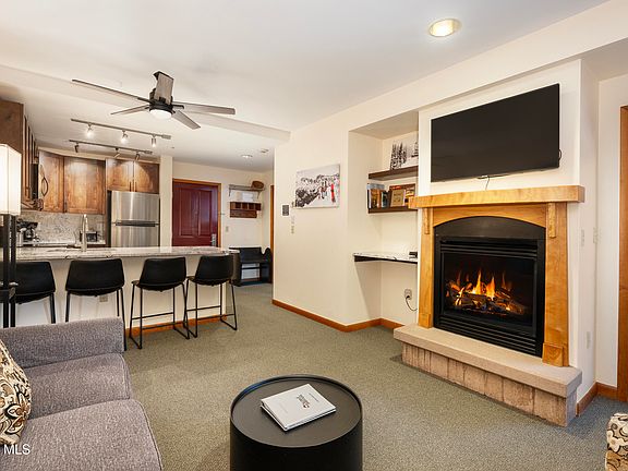 5th image of 401 NYSTROM Lane #1404