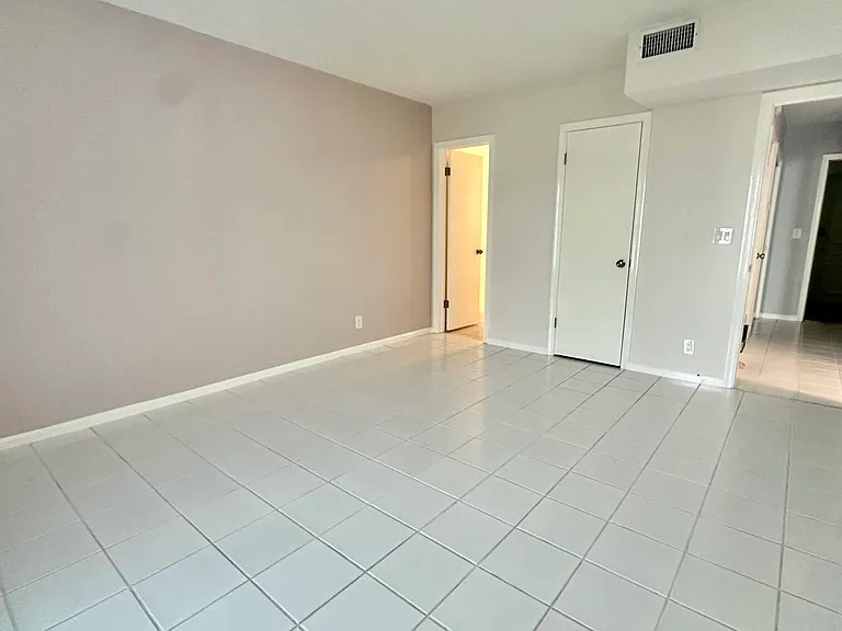 2171 NE 66th St #828 — Photo 9