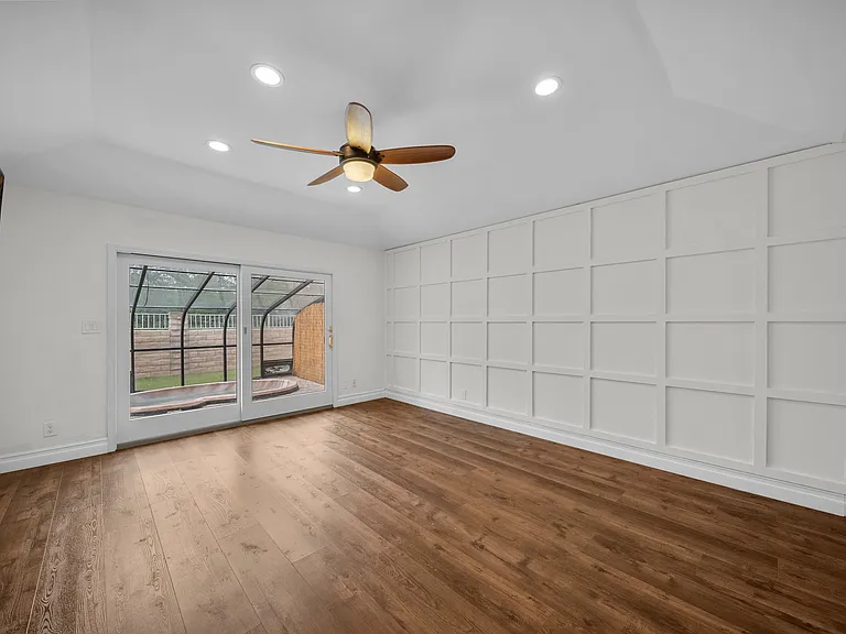 561 Walter Ave — Photo 21