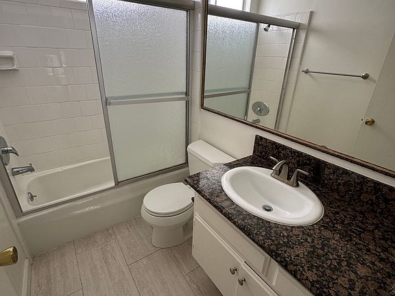 4th image of 1275 Barry Ave #6