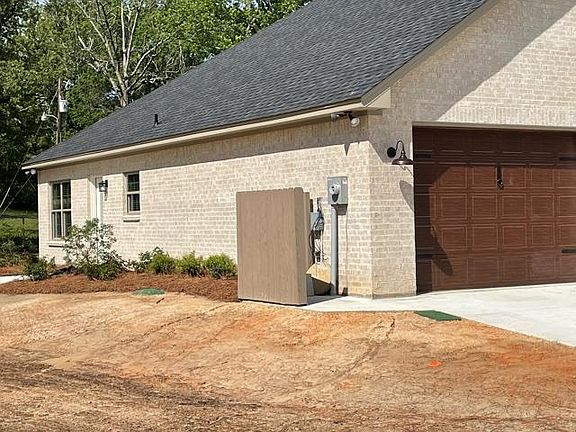 2nd image of 112 Kaki Ln