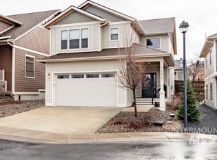 1233 Wiltshire Dr, Moscow, ID 83843