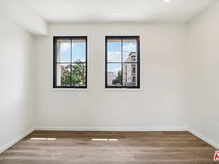 951 S Wilton Pl #201 — Photo 8