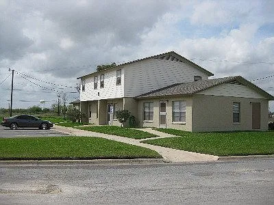 1100 E Santa Rosa Ave — Photo 2