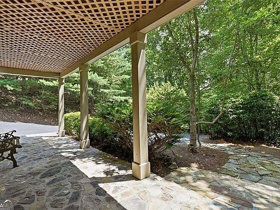 5th image of 1121 Woodland Trce