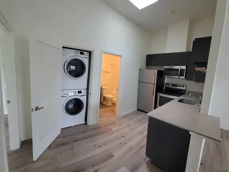 Clark Apartments — Photo 14