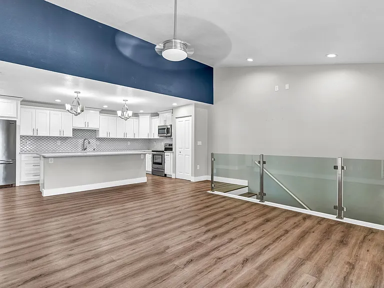 5684 Baywater Dr — Photo 7
