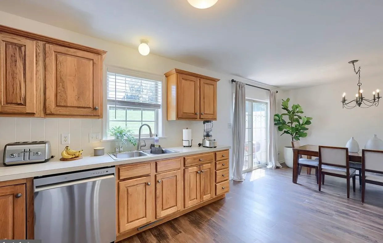 637 Royal View Dr — Photo 4