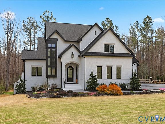 2nd image of 2121 Jockey Ridge Rd