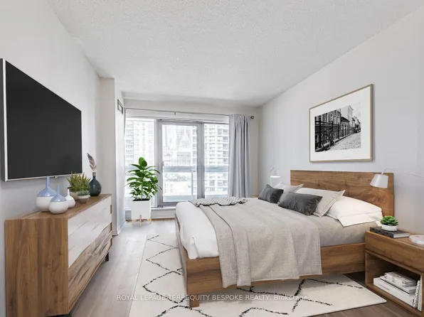 10 Queens Quay W #811, Toronto, ON M5J 2R9