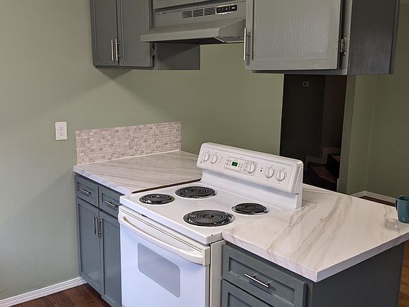 5th image of 565 SE Heathcliff Ln #2