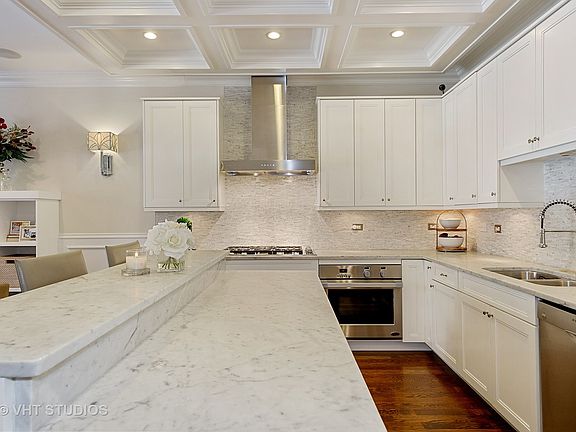 3rd image of 2223 W Wabansia Ave #1E