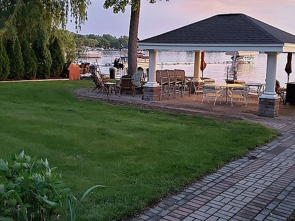 5th image of 1367 E Lake Dr