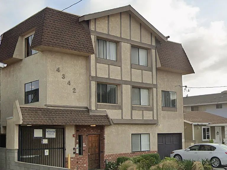 1st image of 4342 W 136th St APT 9