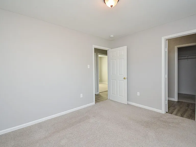 7611 Dyer St — Photo 20